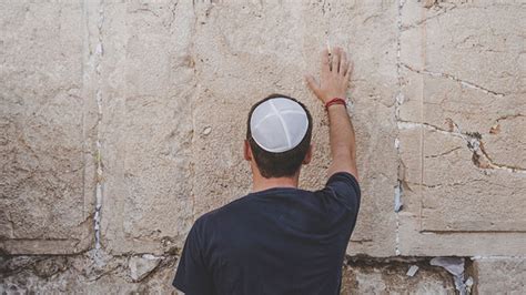 KOTEL LIVE Western Wall Webcam from Aish in。